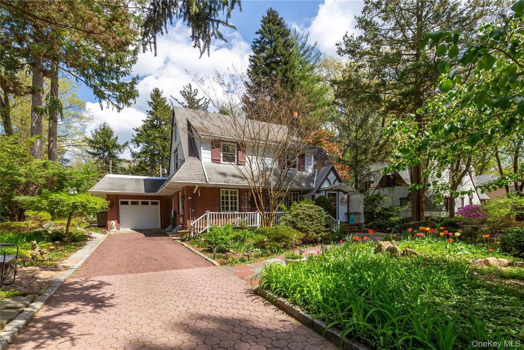 200 Myrtle Drive, Great Neck, NY 11021