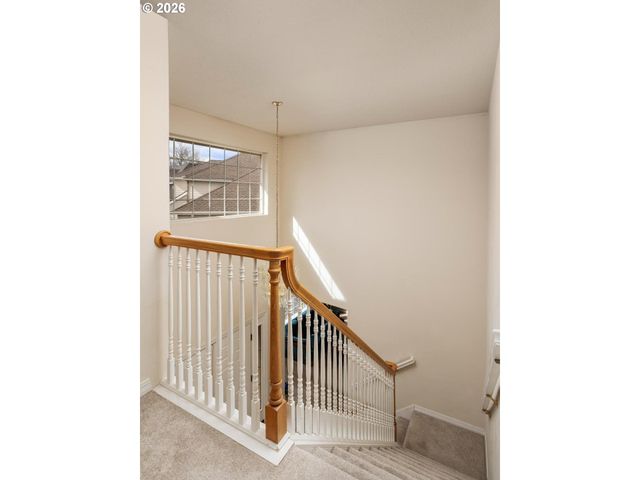 575 Nw BLUERIDGE Ct, Beaverton, OR 97006