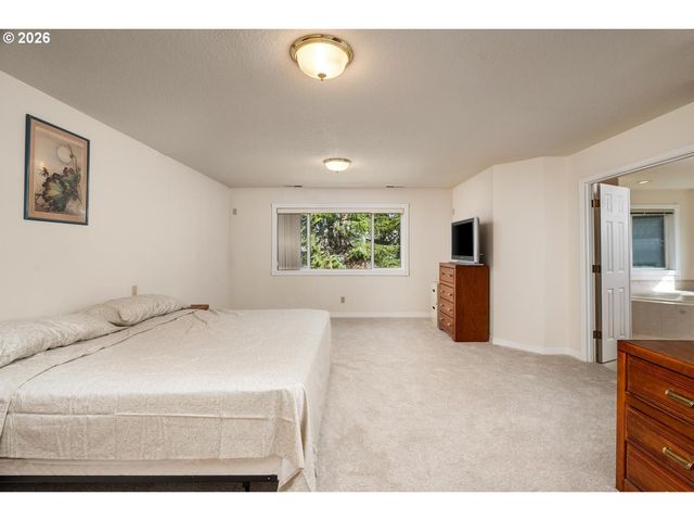 575 Nw BLUERIDGE Ct, Beaverton, OR 97006