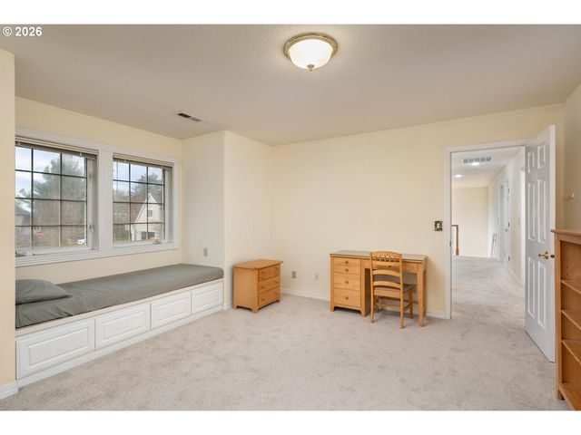 575 Nw BLUERIDGE Ct, Beaverton, OR 97006