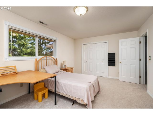 575 Nw BLUERIDGE Ct, Beaverton, OR 97006
