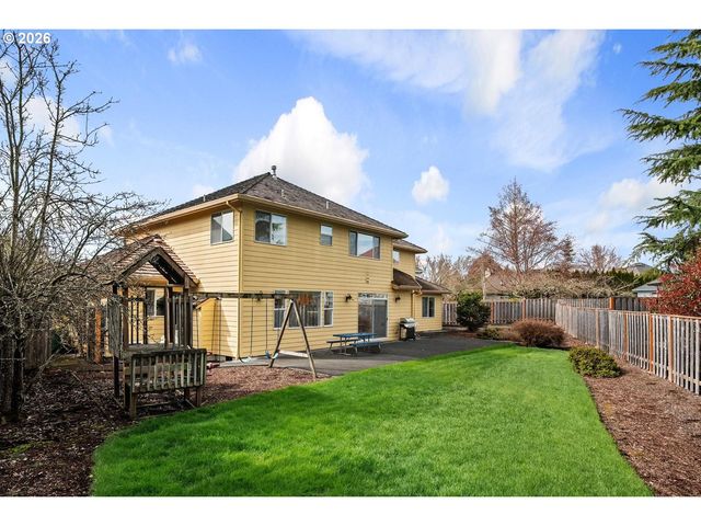 575 Nw BLUERIDGE Ct, Beaverton, OR 97006