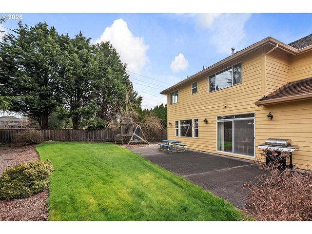 575 Nw BLUERIDGE Ct, Beaverton, OR 97006