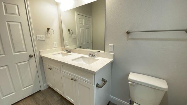 5225 E Houston Road A, Houston, TX 77028