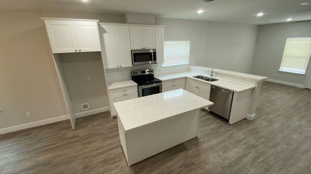 5225 E Houston Road A, Houston, TX 77028
