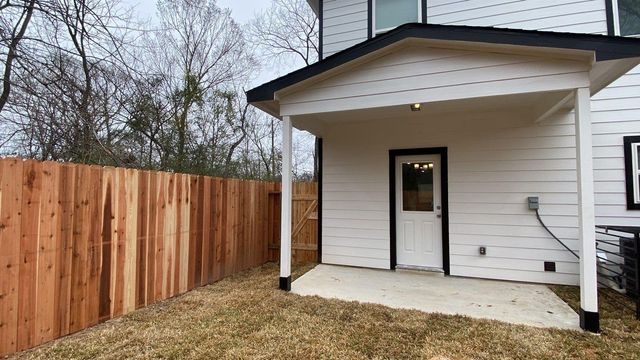 5225 E Houston Road A, Houston, TX 77028