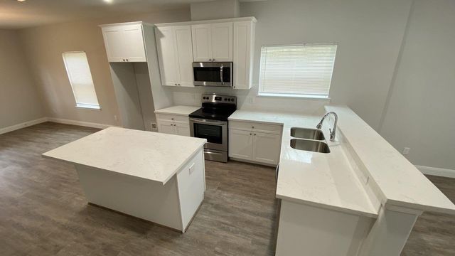 5225 E Houston Road A, Houston, TX 77028