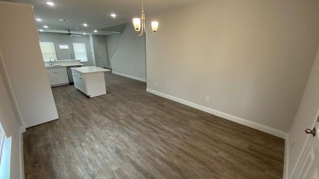 5225 E Houston Road A, Houston, TX 77028
