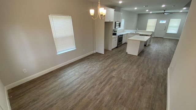 5225 E Houston Road A, Houston, TX 77028