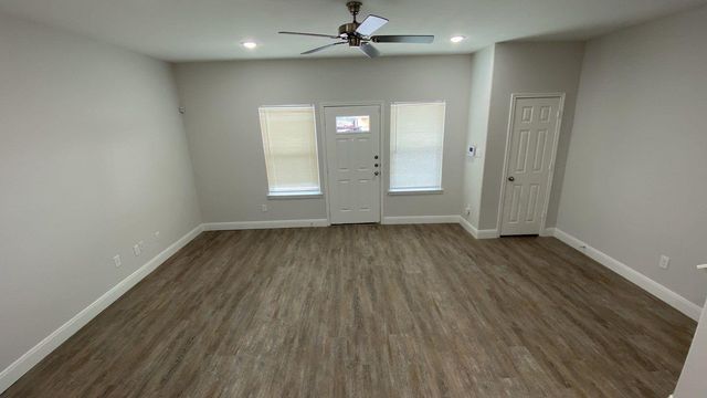 5225 E Houston Road A, Houston, TX 77028