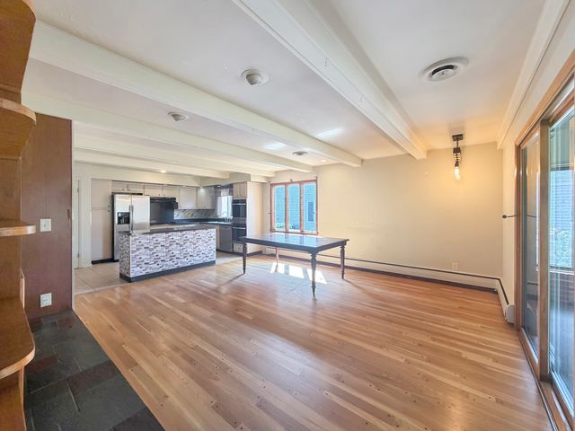 1318 Ridgefield Road, Freeport, IL 61032