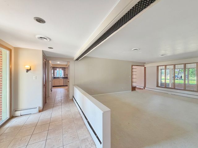 1318 Ridgefield Road, Freeport, IL 61032