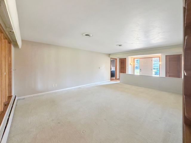 1318 Ridgefield Road, Freeport, IL 61032