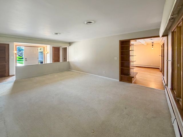 1318 Ridgefield Road, Freeport, IL 61032