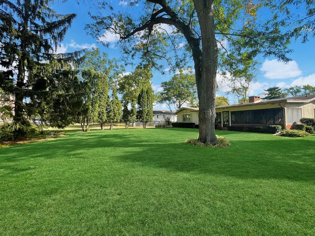 1318 Ridgefield Road, Freeport, IL 61032