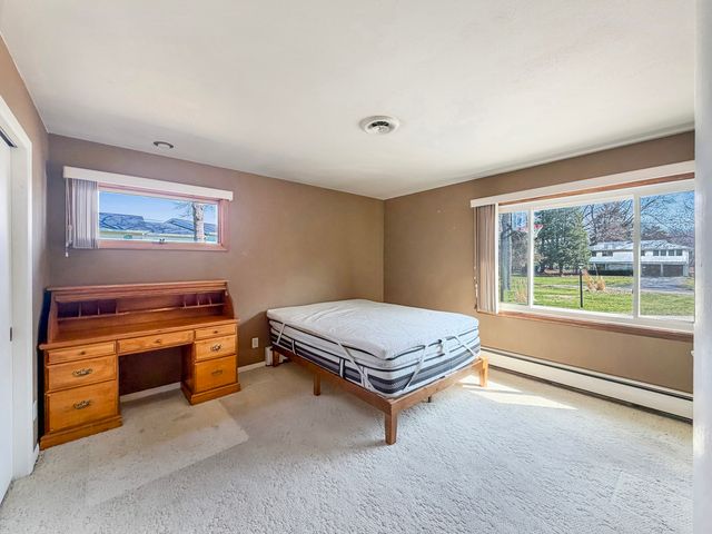 1318 Ridgefield Road, Freeport, IL 61032