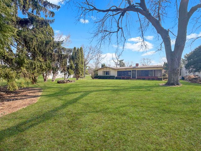 1318 Ridgefield Road, Freeport, IL 61032