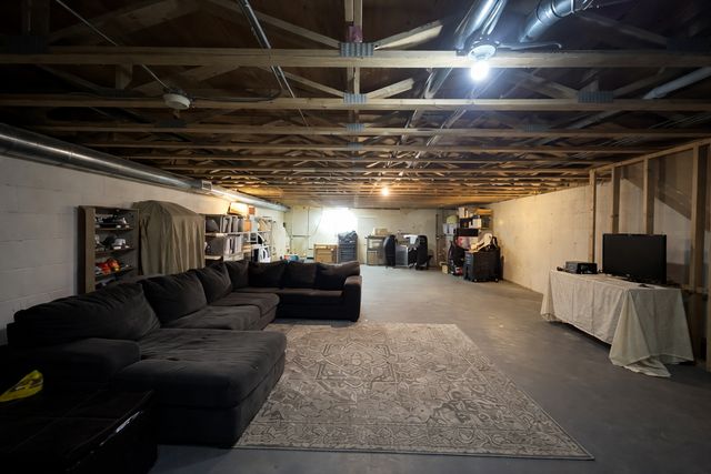 10936 Jodan Drive, Oak Lawn, IL 60453