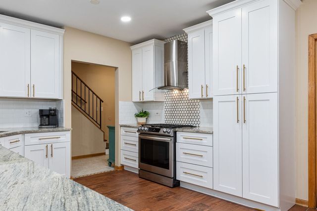 10936 Jodan Drive, Oak Lawn, IL 60453