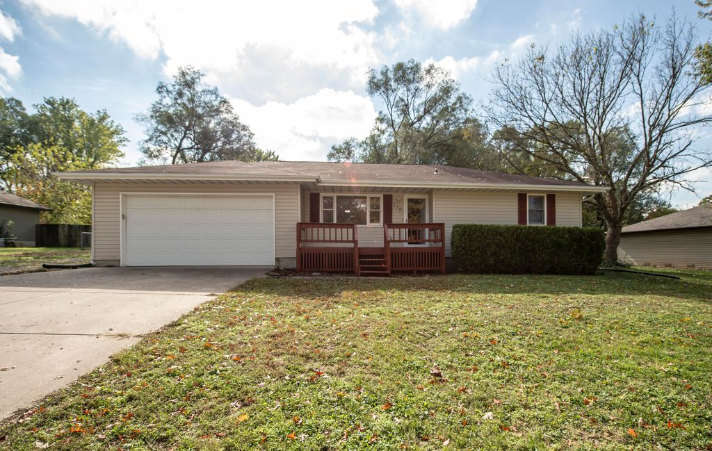 110 W Maple Street, Nixa, MO 65714