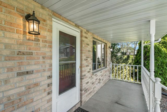 311 Douglas Court, Barneveld, WI 53507