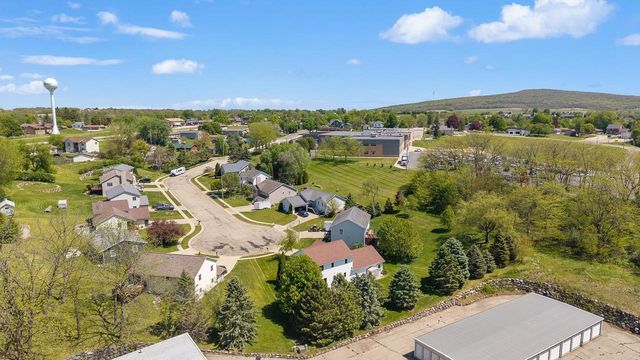 311 Douglas Court, Barneveld, WI 53507