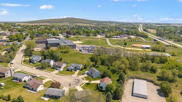 311 Douglas Court, Barneveld, WI 53507