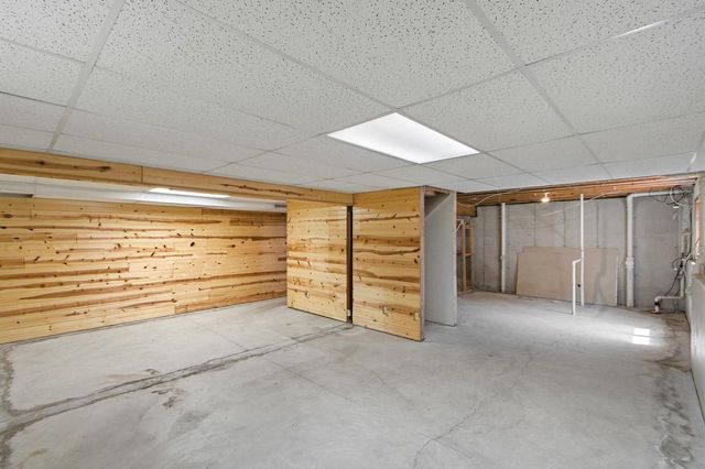 311 Douglas Court, Barneveld, WI 53507