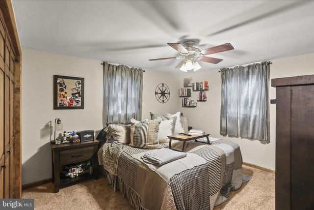 25 HEMLER DR, Hanover, PA 17331