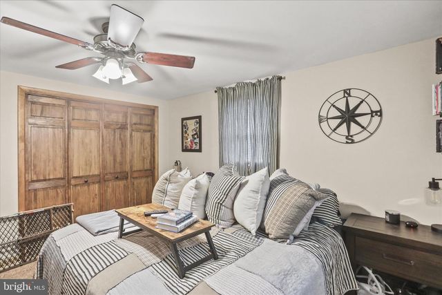 25 HEMLER DR, Hanover, PA 17331