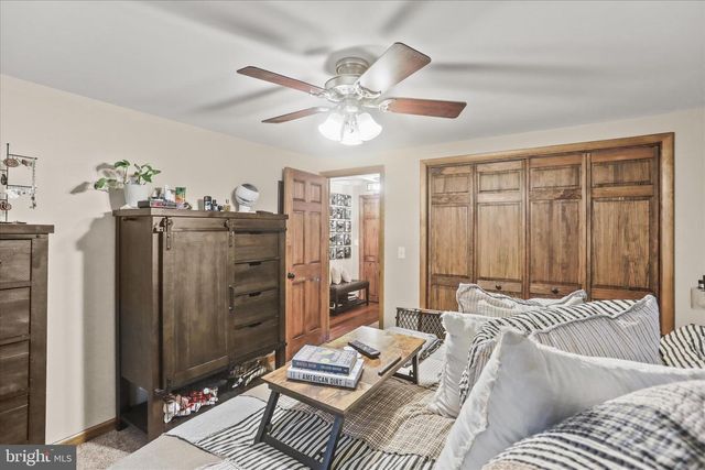 25 HEMLER DR, Hanover, PA 17331