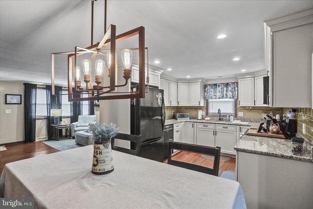 25 HEMLER DR, Hanover, PA 17331