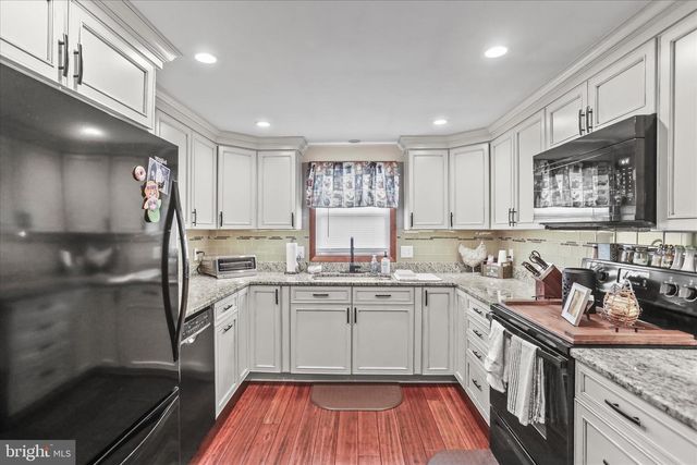 25 HEMLER DR, Hanover, PA 17331