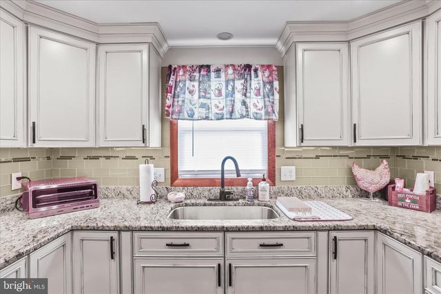 25 HEMLER DR, Hanover, PA 17331