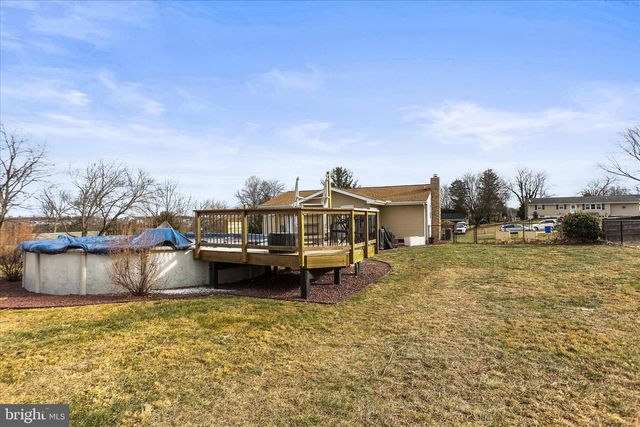 25 HEMLER DR, Hanover, PA 17331