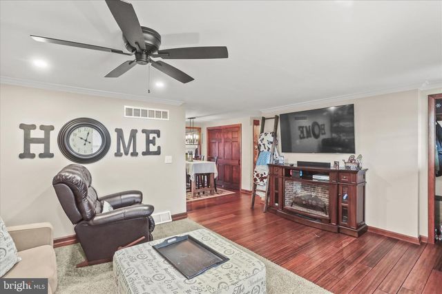 25 HEMLER DR, Hanover, PA 17331