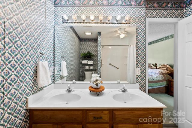 1958 Cameron Heights Circle, Denver, NC 28037