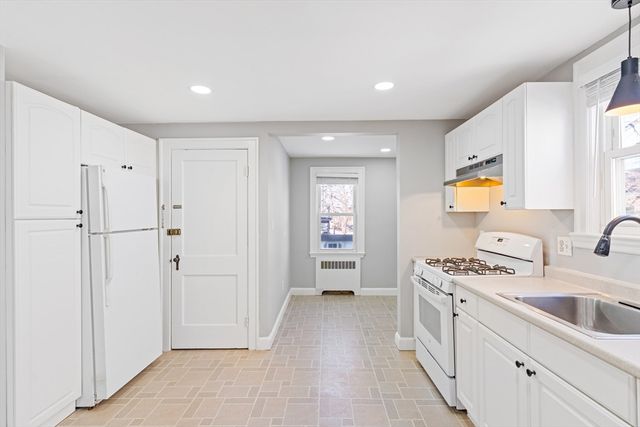 126 Washington Ave 1, Waltham, MA 02453