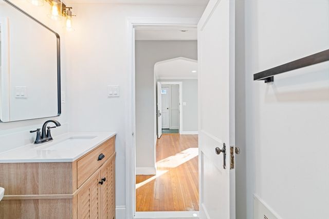 126 Washington Ave 1, Waltham, MA 02453