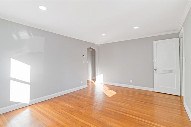 126 Washington Ave 1, Waltham, MA 02453