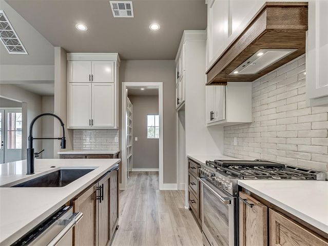 21246 Reserve Circle, Harrah, OK 73045