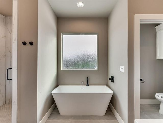 21246 Reserve Circle, Harrah, OK 73045