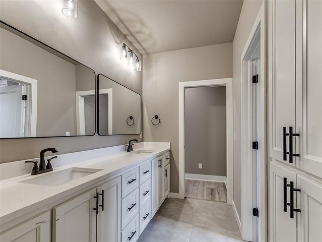 21246 Reserve Circle, Harrah, OK 73045