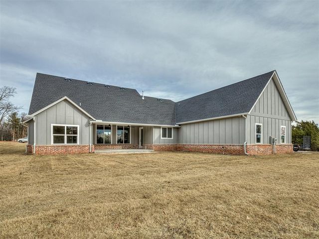 21246 Reserve Circle, Harrah, OK 73045