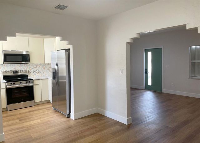 3200 SW 2nd St, Miami, FL 33135