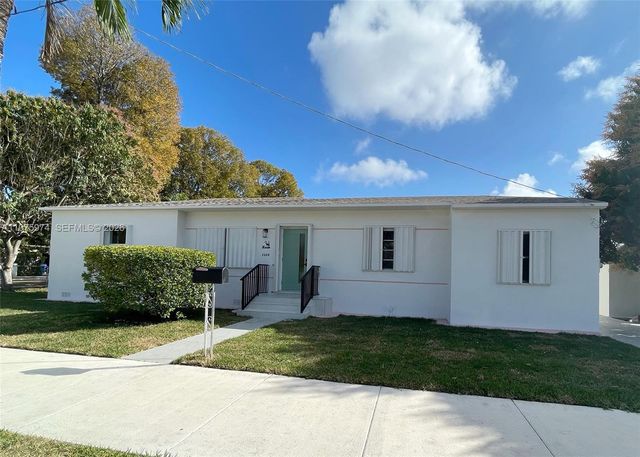 3200 SW 2nd St, Miami, FL 33135