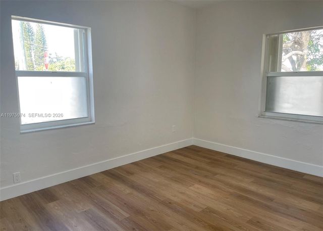 3200 SW 2nd St, Miami, FL 33135