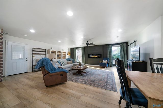 1585 County Road 144, Gaylesville, AL 35973