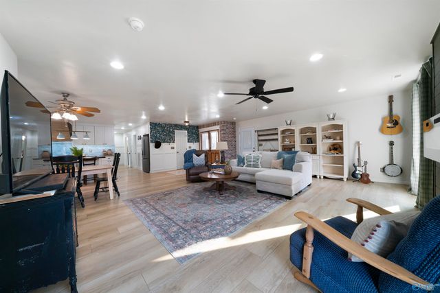 1585 County Road 144, Gaylesville, AL 35973