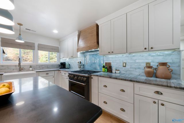 1585 County Road 144, Gaylesville, AL 35973